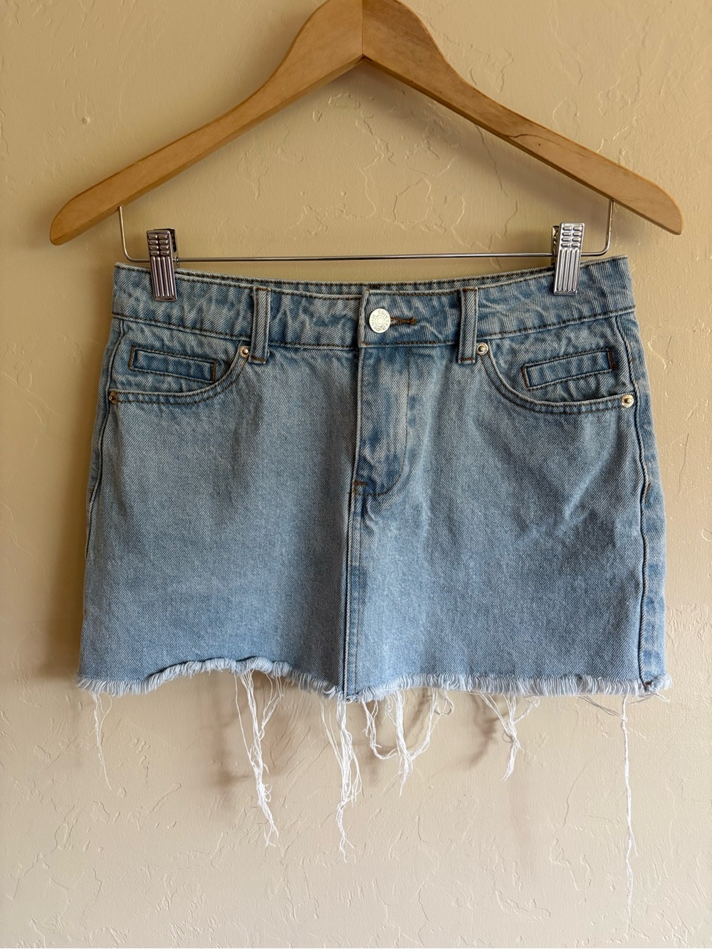 Edikted 100% Cotton Denim Blue Jean Mini Skirt Frayed Cut Off Hem Size Small